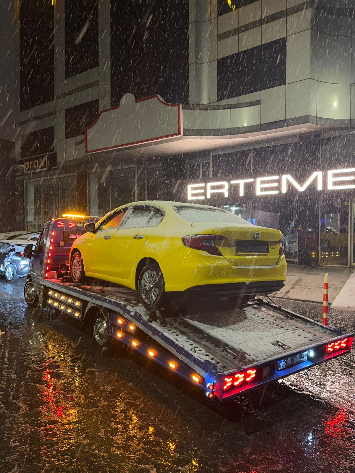 Karlı havada 7/24 oto çekici